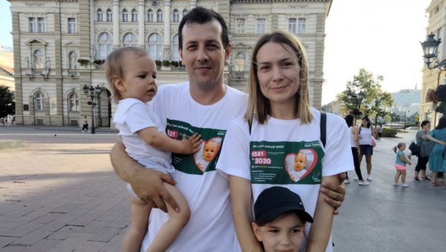 Vučić ispunio obećanje; Majka potvrdila: Mali Lav dobija spasonosni lek o trošku države