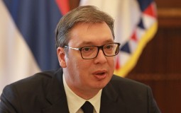 
					Vučić na akademiji povodom Dana MUP-a: Šest meseci u Srbiji nije bilo mafijaških ubistava 
					
									
