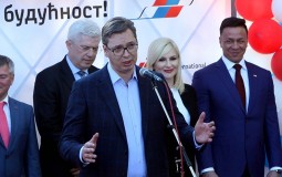 
					Vučić na mitingu: Neću dozvoliti da od Srbije prave Makedoniju i Ukrajinu 
					
									