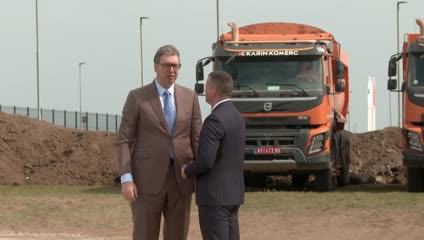 Vučić na postavljanju kamena temeljca za gradnju centra za istraživanje Tojo Tajera u Inđiji