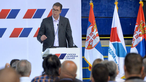 Vučić na sednici GO SNS-a: Treba uvesti nove ljude, biće promena