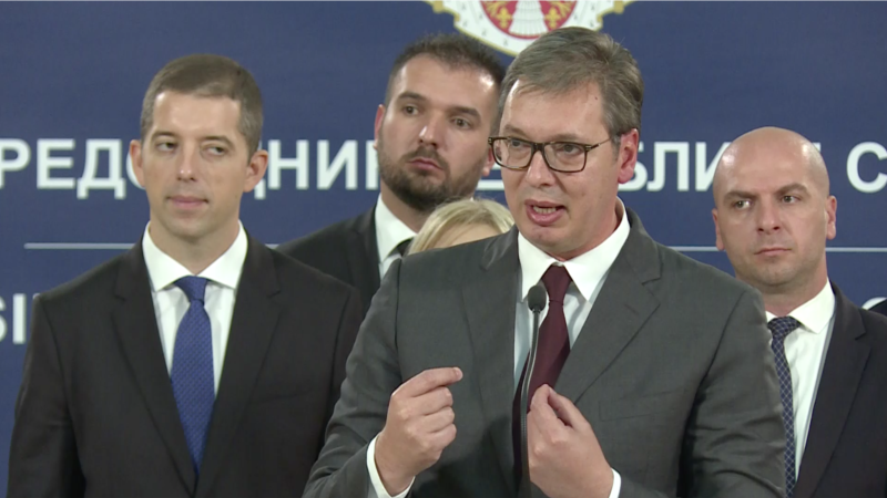 Vučić na vanrednoj konferenciji: Najubedljivija pobeda Srpske liste u Mitrovici