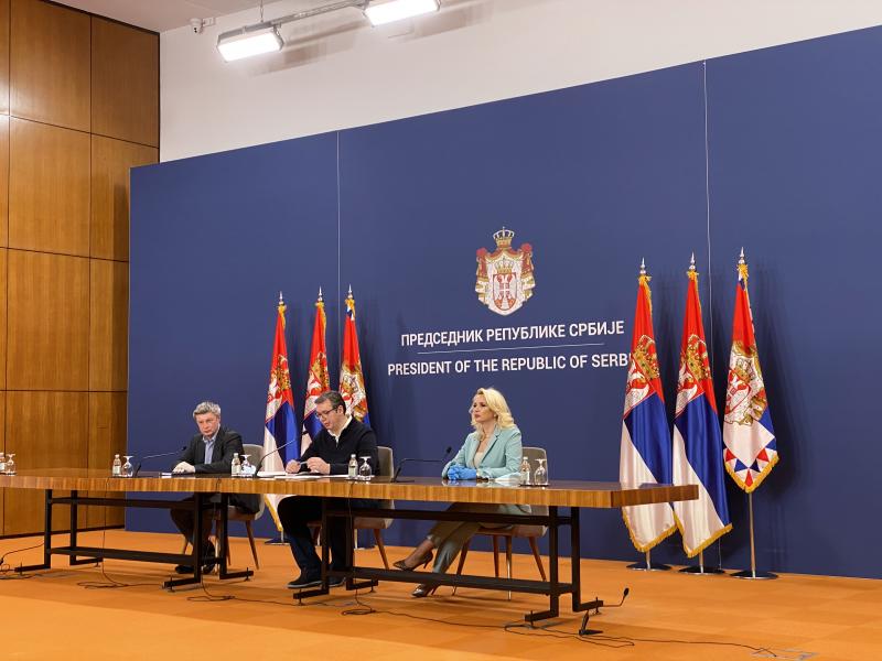 Vučić najavio nove mere: Za vikend zabrana kretanja, penzioneri mogu u kupovinu, a ljubimci u šetnju