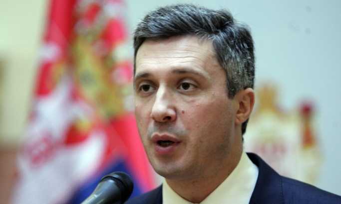 Vučić nastavlja da gazi Ustav i ponižava Srbiju