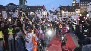 „Vučić neće lako prepustiti vlast“: Kako EU može pomoći demonstrantima u Srbiji?