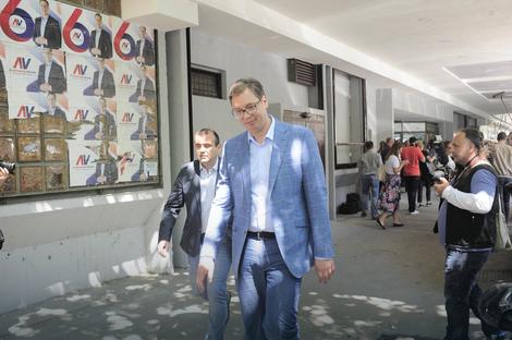 Vučić o podršci Ani Brnabić: Troje iz SNS bilo protiv, ali će glasati za
