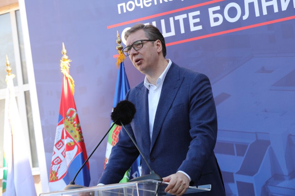 Vučić obećao: Uložit ćemo 50 miliona dinara u Altun Alem džamiju