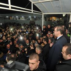 Vučić obećao budućnost kosovskim Srbima: Ulagaćemo u PRIVREDU, vaše zaposlenje je naš PRIORITET