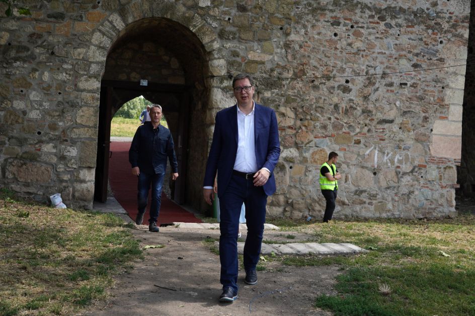 Vučić obišao atletsku stazu u Smederevskoj tvrđavi