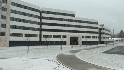 Vučić obišao završne radove na novom objektu namenjene Kobrama u kasarni Vasa Čarapić