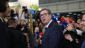 Vučić organizuje Srbe sa Kosova da ga čuvaju na Andrićevom vencu