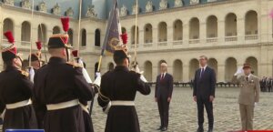 Vučić počeo posetu Parizu polaganjem venca na spomen-ploču u slavu srpske vojske