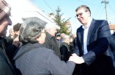 Vučić počeo posetu Rasinskom okrugu, prvo u Stalaću FOTO