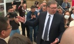 
Vučić poručio: Kampanja je bila teška, a ne funkcionerska, najbolji odgovor na to daće građani Srbije u nedelju, na izborima!
