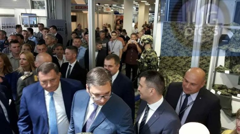 Vučić posetio „Jumkov“ štand na Sajmu naoružanja i vojne opreme u Beogradu