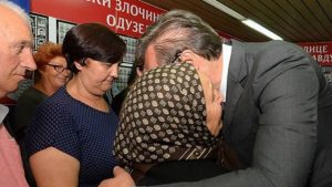Vučić posetio prostorije Udruženja porodica kidnapovanih i nestalih sa Kosova