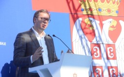 
					Vučić pozvao portparolku EU da objavi zaključke oko navoda o trovanju u Prištini 
					
									