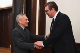 Vučić predao čestitku za Putina FOTO