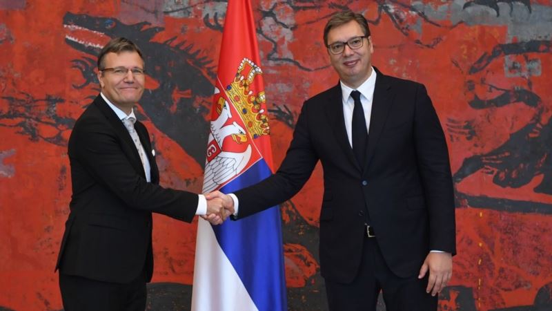 Vučić primio akreditivna pisma ambasadora Slovenije, Poljske i Kambodže