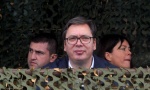 Vučić prisustvovao uspešno realizovanoj vežbi srpskih i američkih padobranaca; Srbija čvrsto na poziciji vojne neutralnosti (Foto/Video)