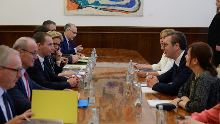 Vučić razgovarao sa državnim sekretarom Disoptom: Francuska je spremna da pomogne u reformi javne uprave (FOTO)
