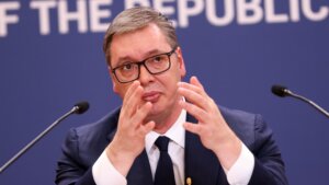 Vučić reagovao na pisanje Danasa: Ja mrzim neradničku klasu, kod nas je postalo normalno da 72 puta godišnje idemo od Maldiva, Sejšela do svih mogućih gradova u Evropi i svetu