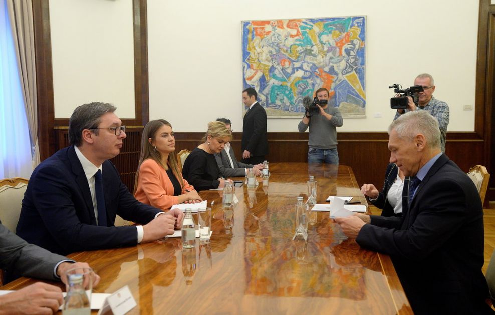 Ruski ambasador Vučiću uručio Putinovu čestitku