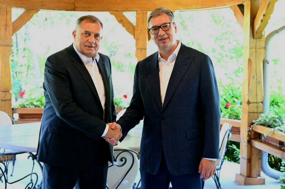 Vučić sa Dodikom o zajedničkom obeležavanju 30 godina od progona Srba u Oluji