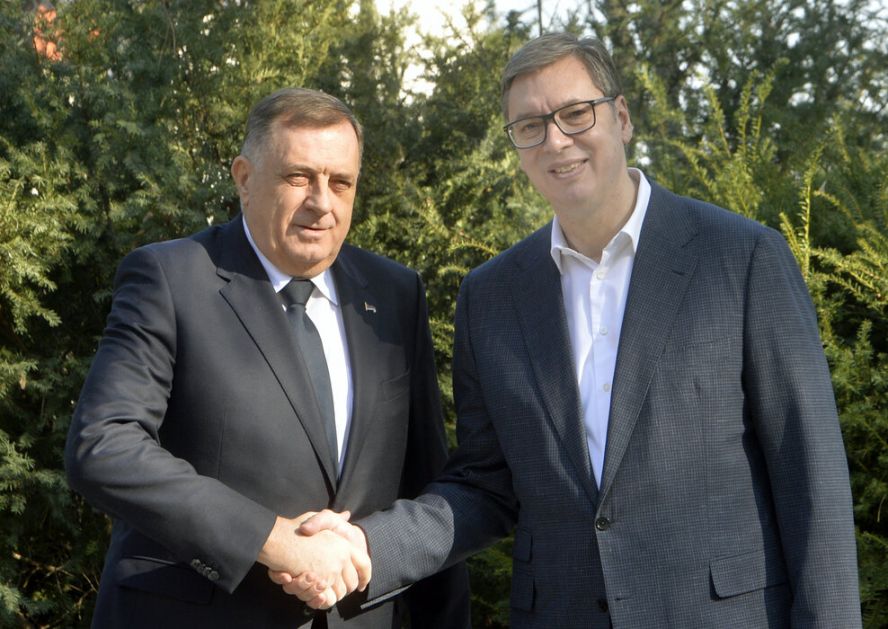 Vučić sa Dodikom o zaštiti nacionalnih interesa i jačanju ekonomskih veza Srbije i RS