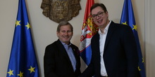 Vučić sa Hanom o napretku Srbije u evrointegracijama