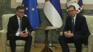 Vučić sa Lajčakom o životu Srba na Kosovu