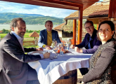 Vučić sa Žiofreom posetio kuću Gavrilovića u selu Tekija: Prešli smo na ozbiljne teme FOTO