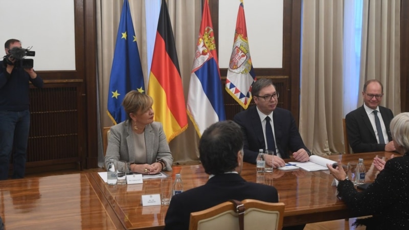 Vučić sa potpredsednicom Bundestaga: Prioritet unapređenje saradnje sa Nemačkom