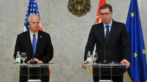 Vučić sa senatorom Džonsonom: Potrebna spremnost Albanaca na kompromis