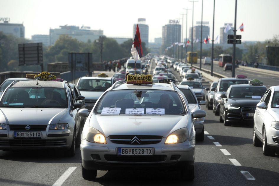 Taksisti prekinuli blokade beogradskih ulica nakon sastanka sa Vučićem
