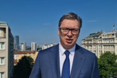 Vučić sa terase Predsedništva: Pozivam ljude da nastavimo da radimo VIDEO