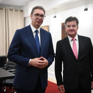 Vučić se sastao s Lajčakom na marginama Generalne Skupštine UN: Koristan razgovor i još jedna prilika…. (FOTO)