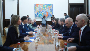 Vučić se sastao sa predstavnicima MMF-a