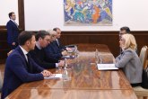 Vučić se sastao sa predstavnicima udruženja zaduženih u švajcarcima FOTO