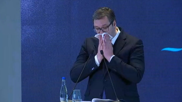 Vučić se zakašljao: Ne brinite, nije koronavirus