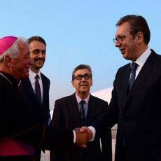 Vučić spremio DŽOKER KARTU: Predsednik stigao u Vatikan, počinje DIPLOMATSKA OFANZIVA
