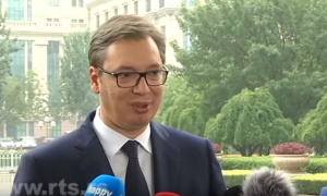 Vučić stigao u Moskvu, sutra s Putinom o situaciji na KiM