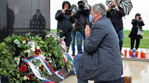Vučić treba da se pokloni žrtvama ako želi pomirenje