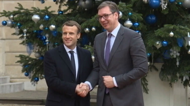 Vučić se sastao s Makronom u Parizu
