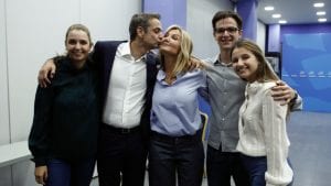 Vučić u telefonskom razgovoru čestitao Micotakisu pobedu na izborima u Grčkoj