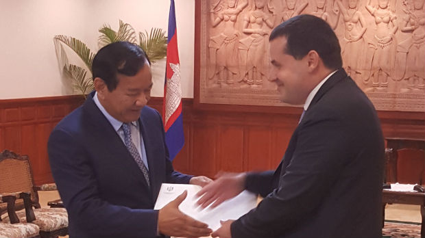 Vučić uputio poruku premijeru Kambodže