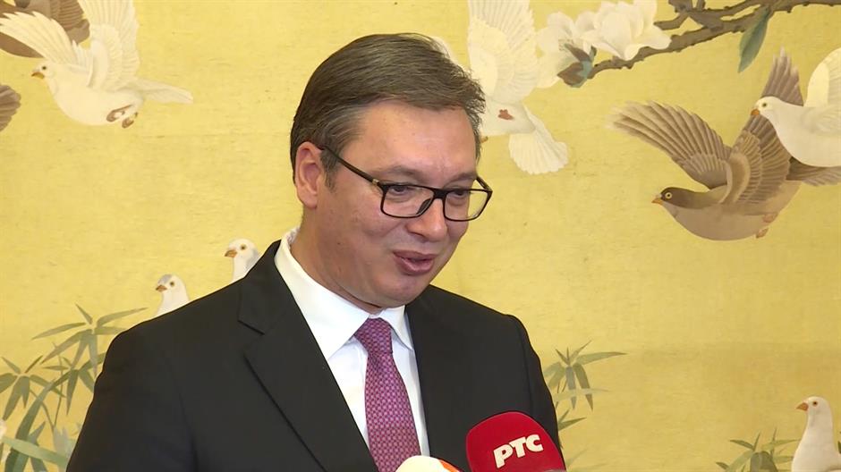 Vucic wants China to make “flying automobiles” in Serbia