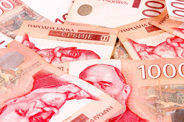Vučić zaboravio da saopšti: Ko je dobio već vaučer od 5.000, dobiće još 10.000 dinara