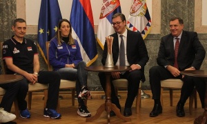 Vučić zlatnim odbojkašicama: Hvala vam što ste nas naučile kako se ide do cilja