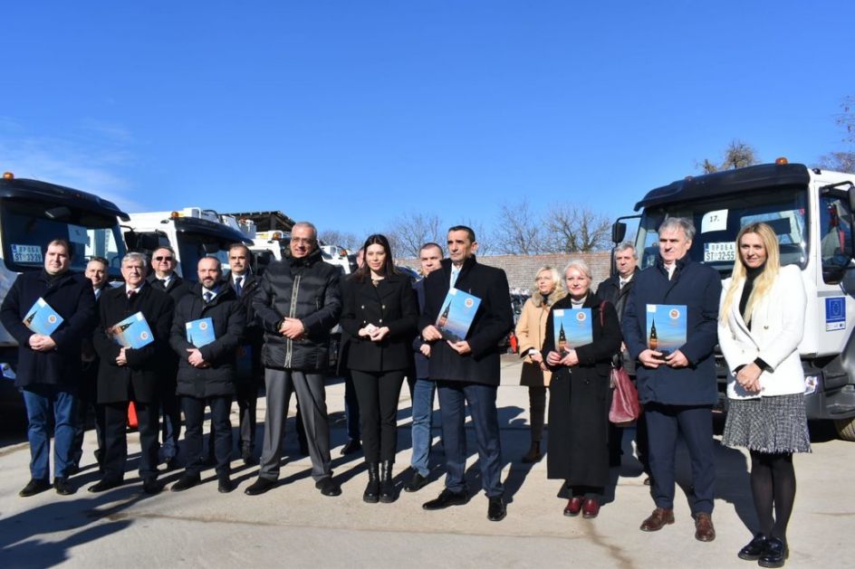 Subotica i još šest opština dobile 25 novih kamiona za prevoz otpada do regionalne deponije